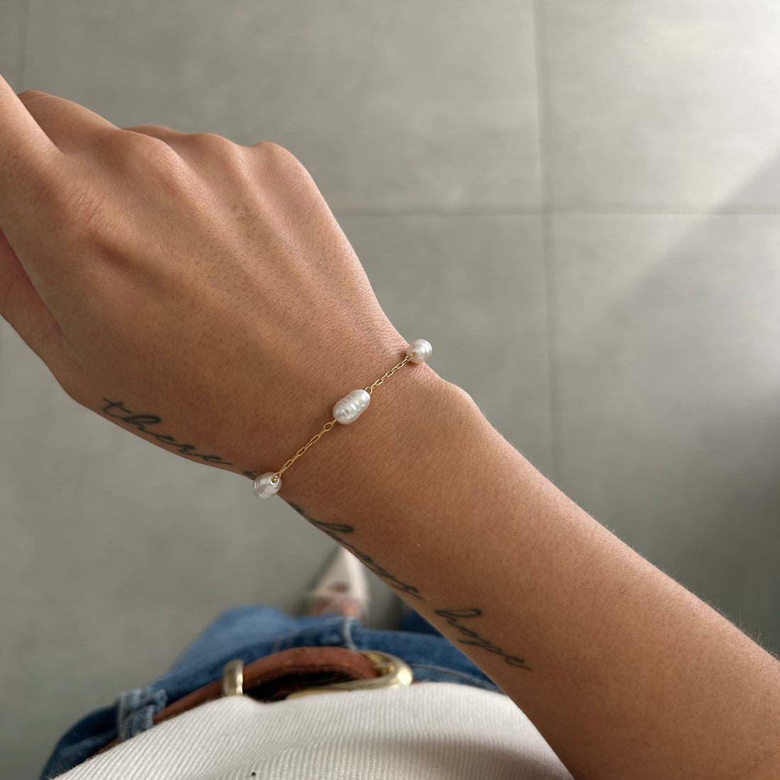 Pulseira Pérolas Lavínia Banhado em Ouro 18K