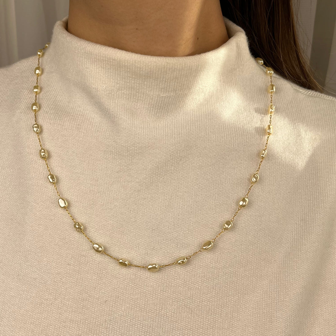 Colar Pérolas Lavínia Banhado em Ouro 18K