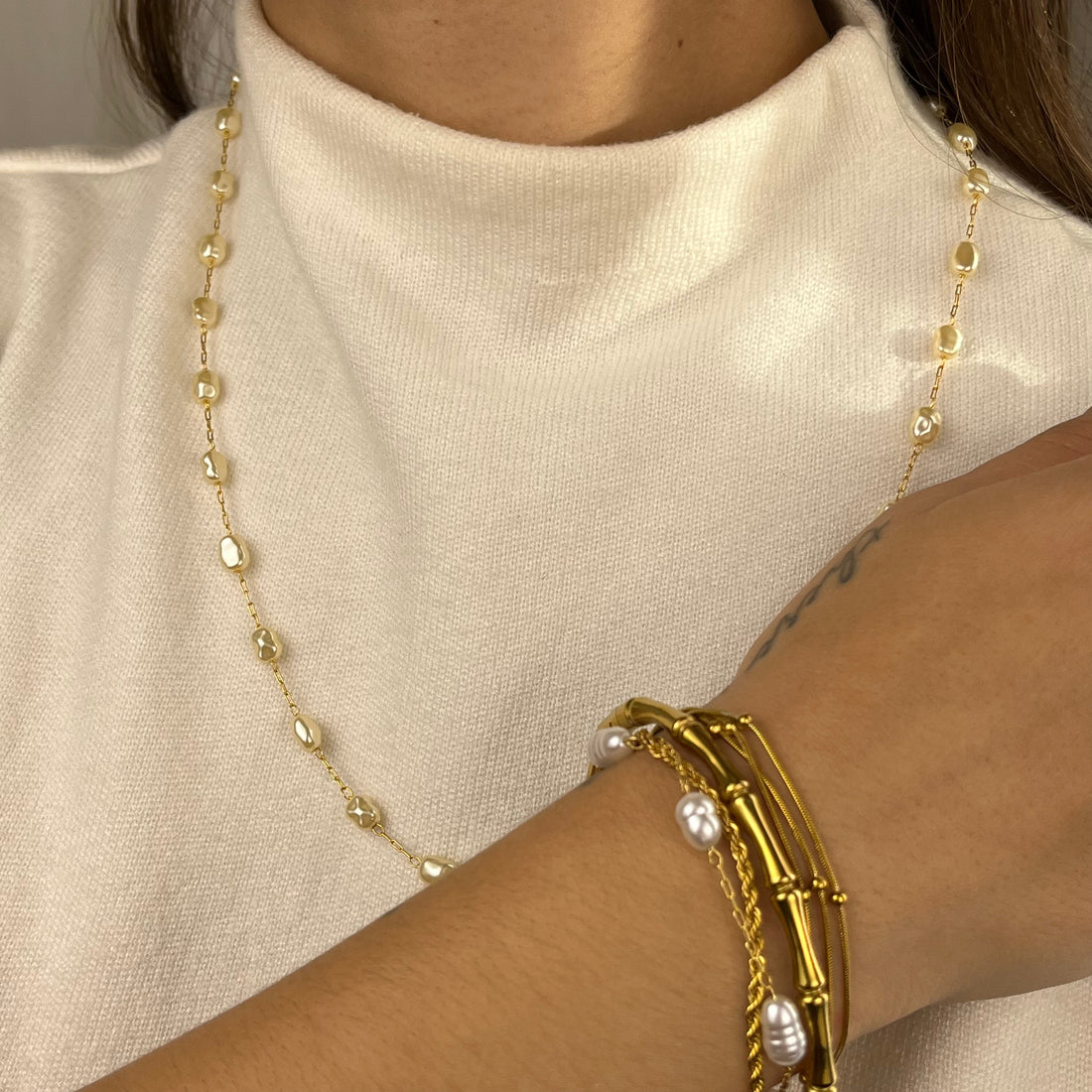 Colar Pérolas Lavínia Banhado em Ouro 18K