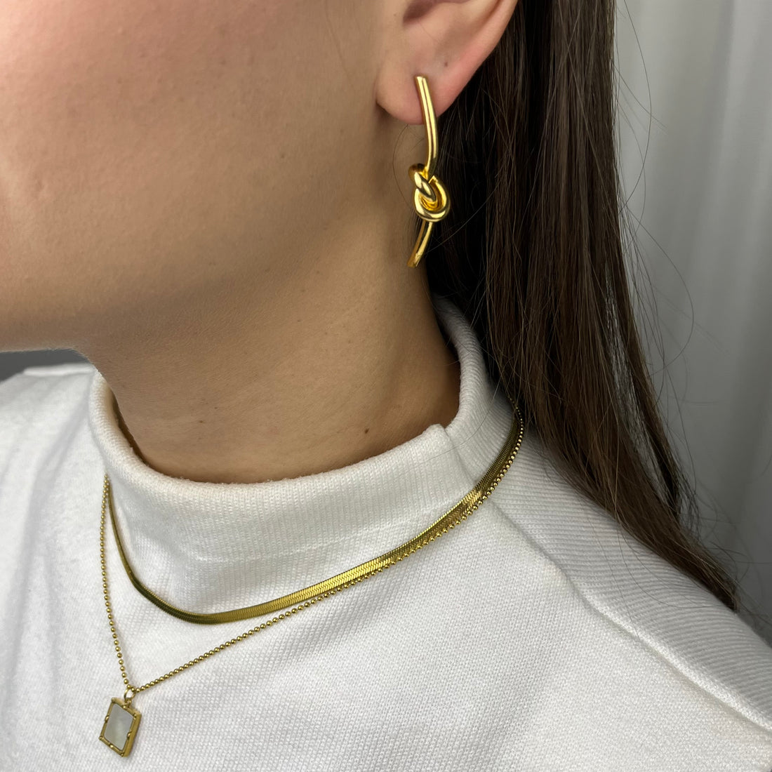 Brinco Nó Clarice Banhado em Ouro 18K