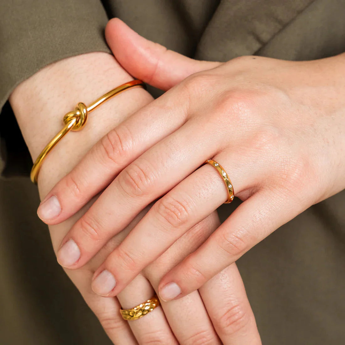Bracelete Nó Cloe Banhado em Ouro 18K