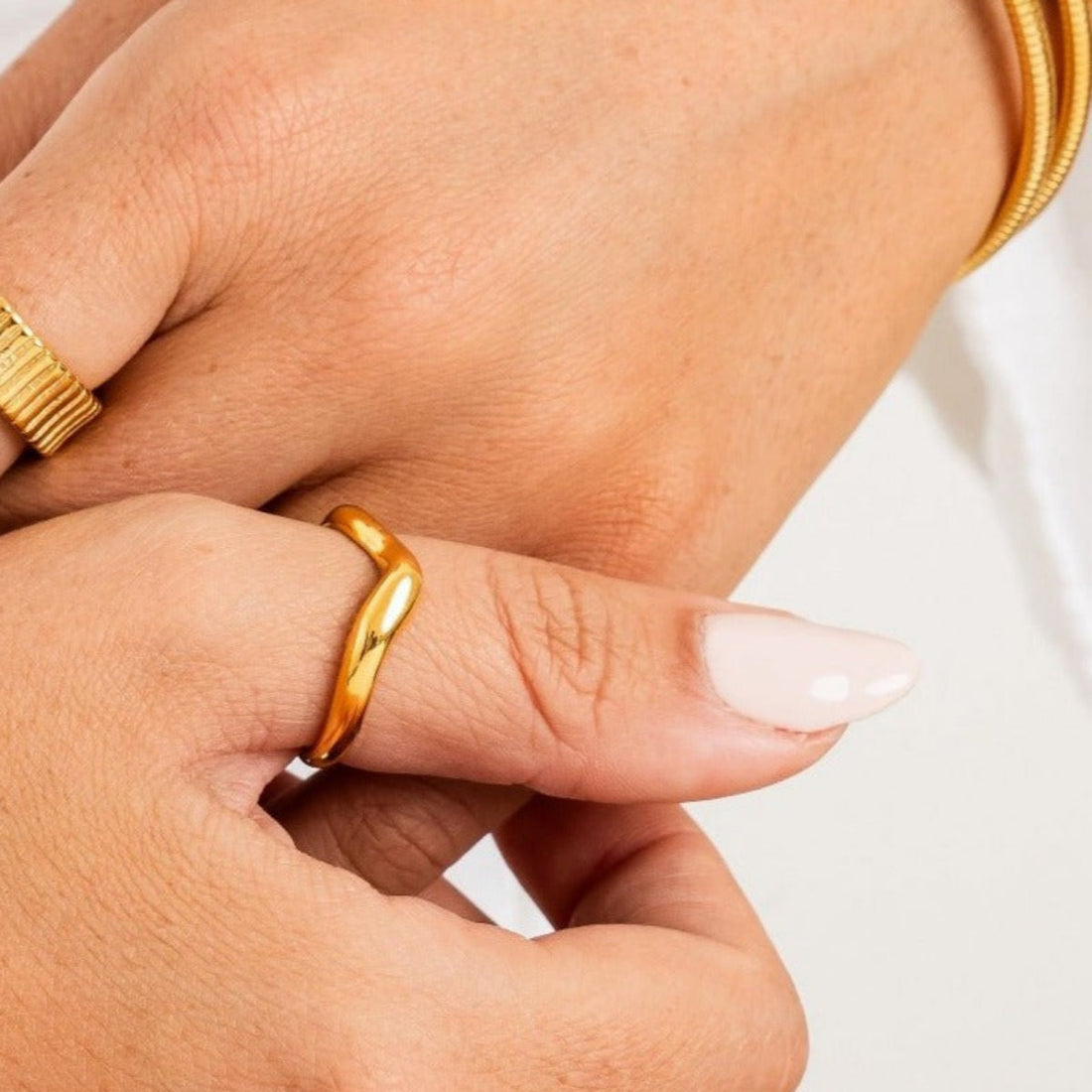 Anel Verena Banhado em Ouro 18K