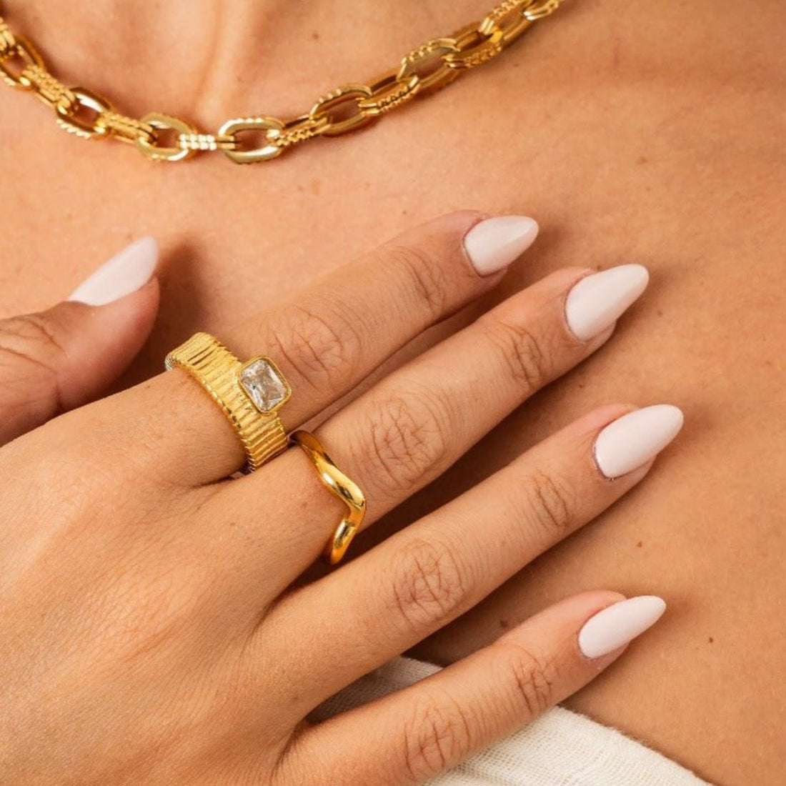 Anel Verena Banhado em Ouro 18K