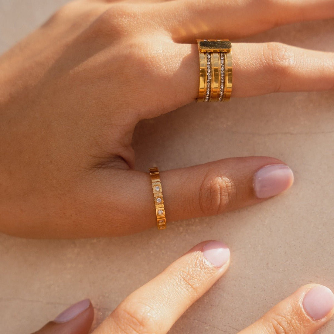 Anel Petra Banhado em Ouro 18K