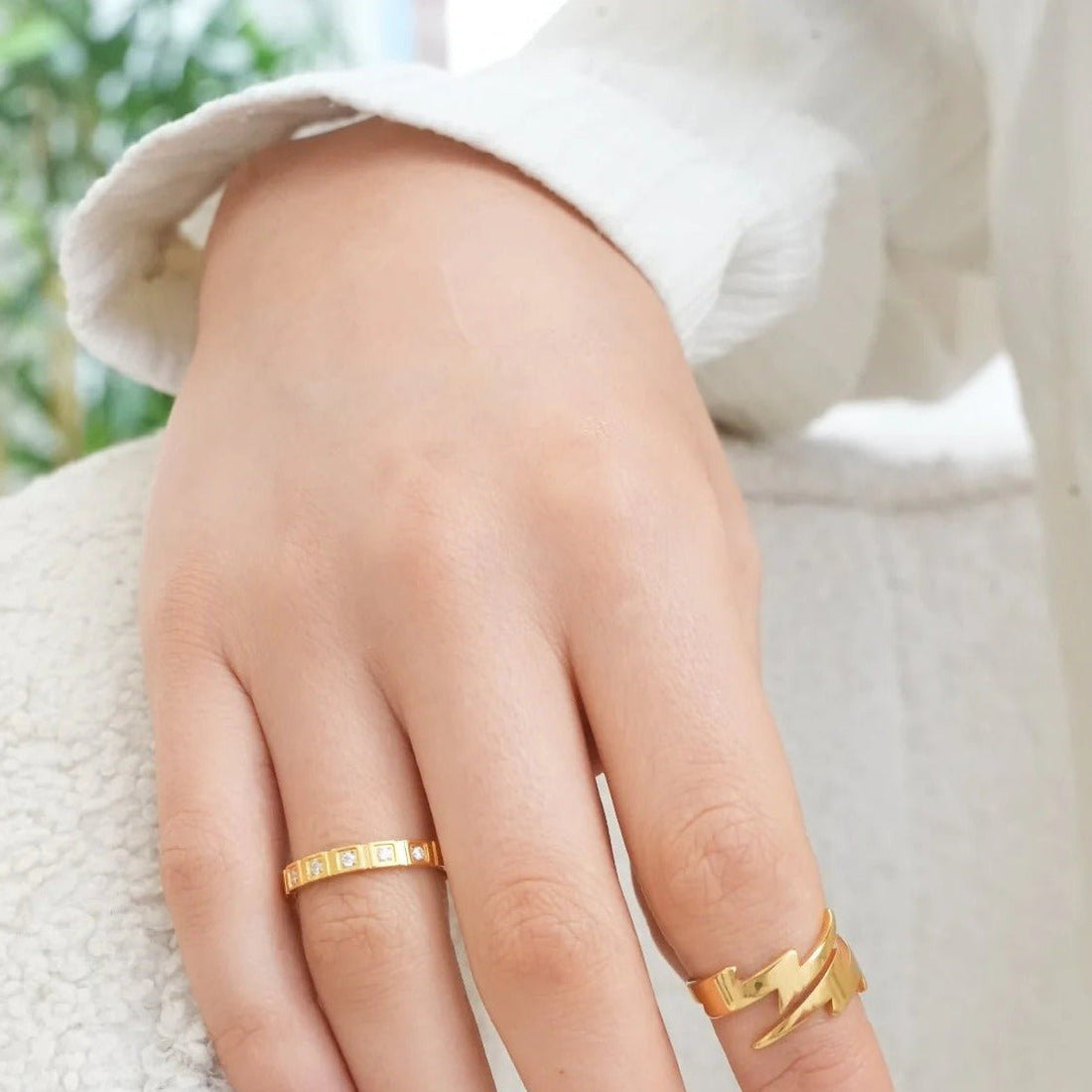 Anel Petra Banhado em Ouro 18K