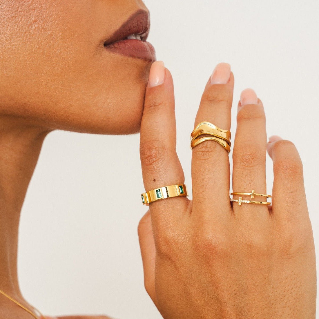 Anel Cruz Norah Banhado em Ouro 18K