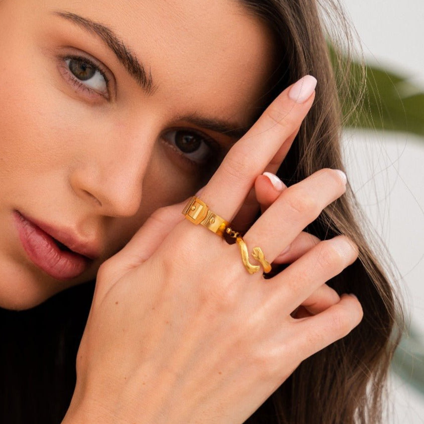 Anel Fivela Cintia Banhado em Ouro 18K