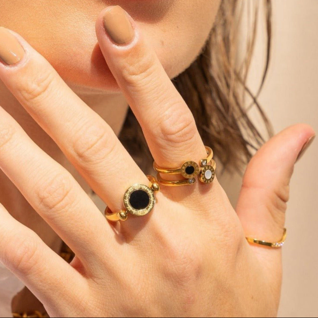 Anel Ônix Noir Banhado em Ouro 18K