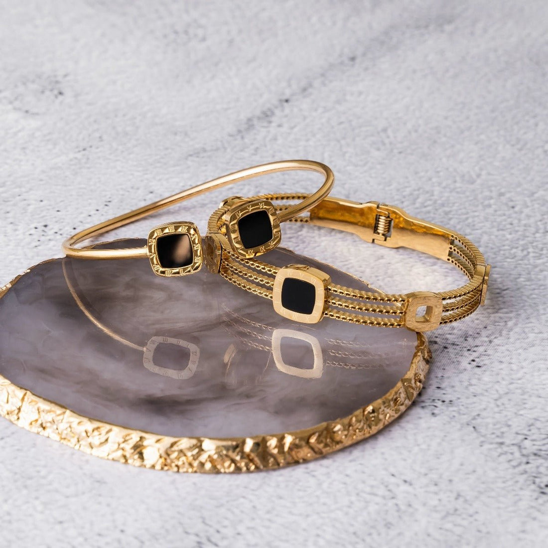 Bracelete Ônix Noira Banhado em Ouro 18k