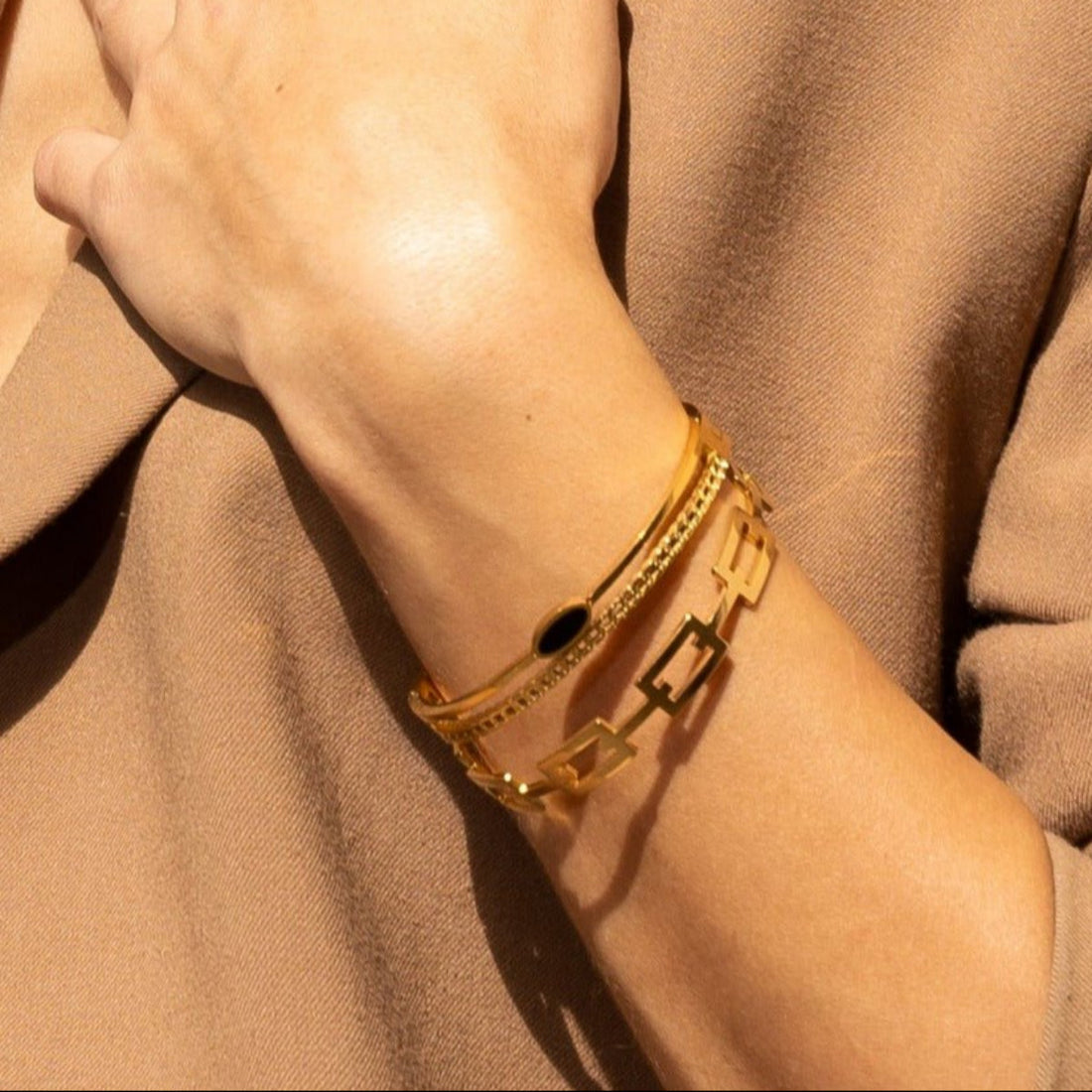 Bracelete Duplo Ônix Noir Banhado em Ouro 18k