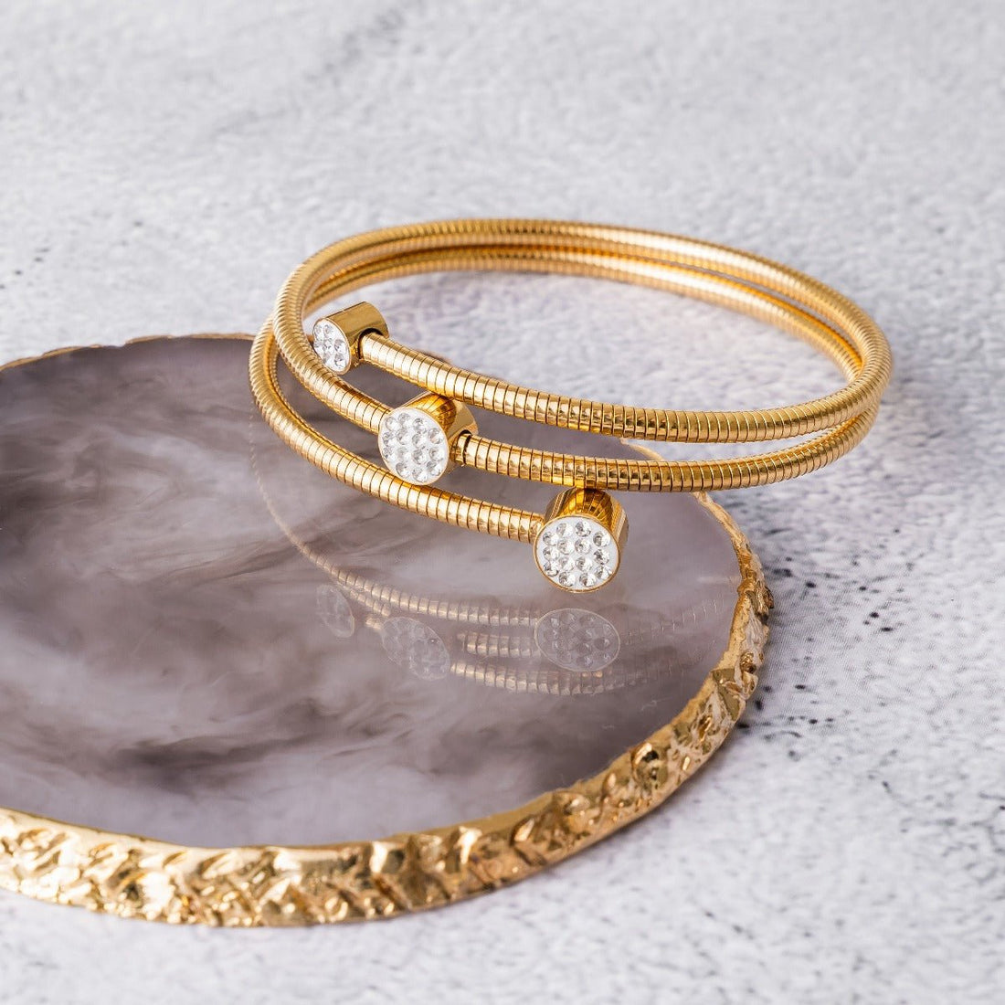 Bracelete Espiral Cristais Lisandra Banhada em Ouro 18K