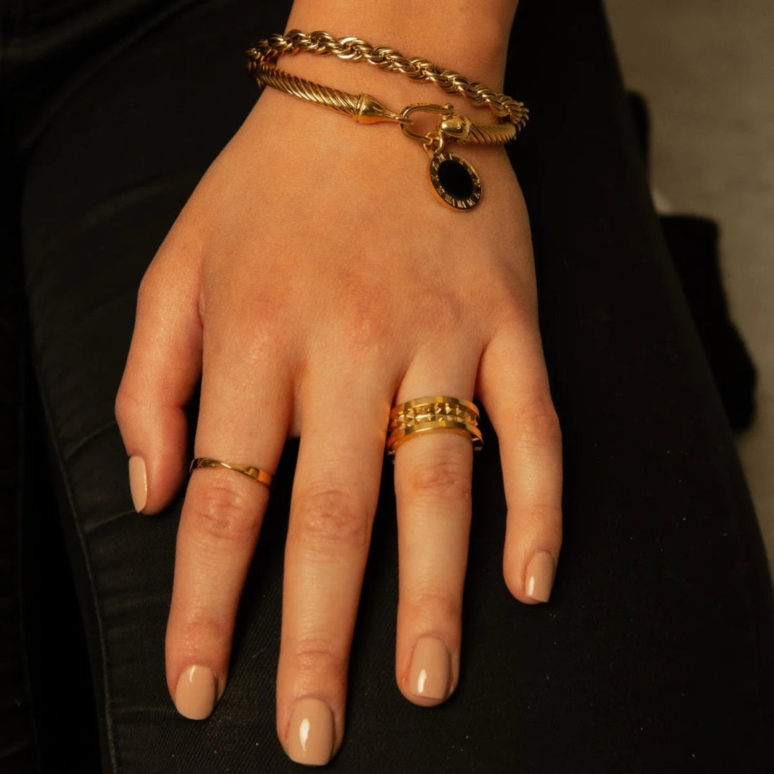 Bracelete Twist Ônix Noir Banhado em Ouro 18K