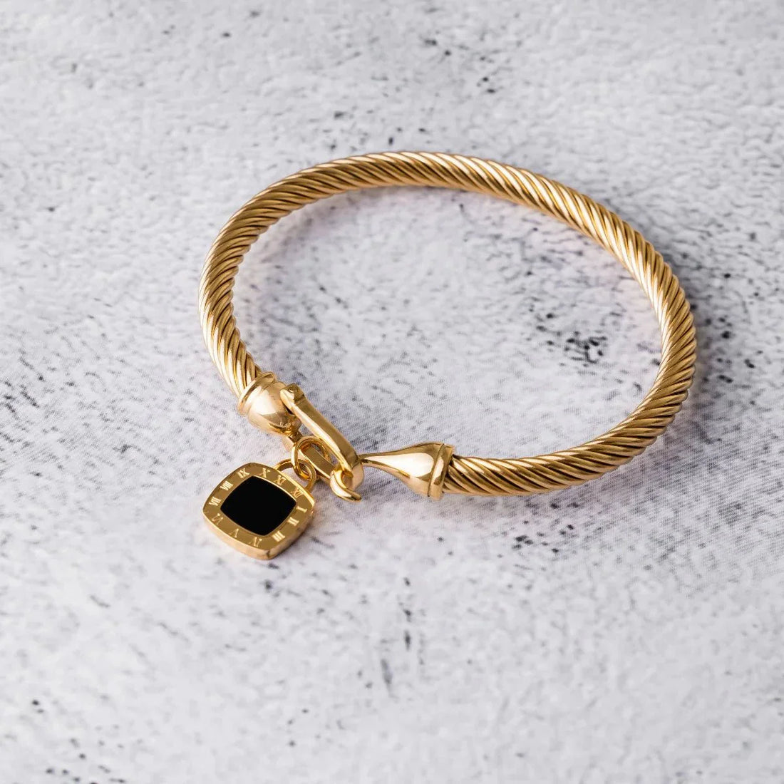 Bracelete Ônix Lureva Banhado em Ouro 18K