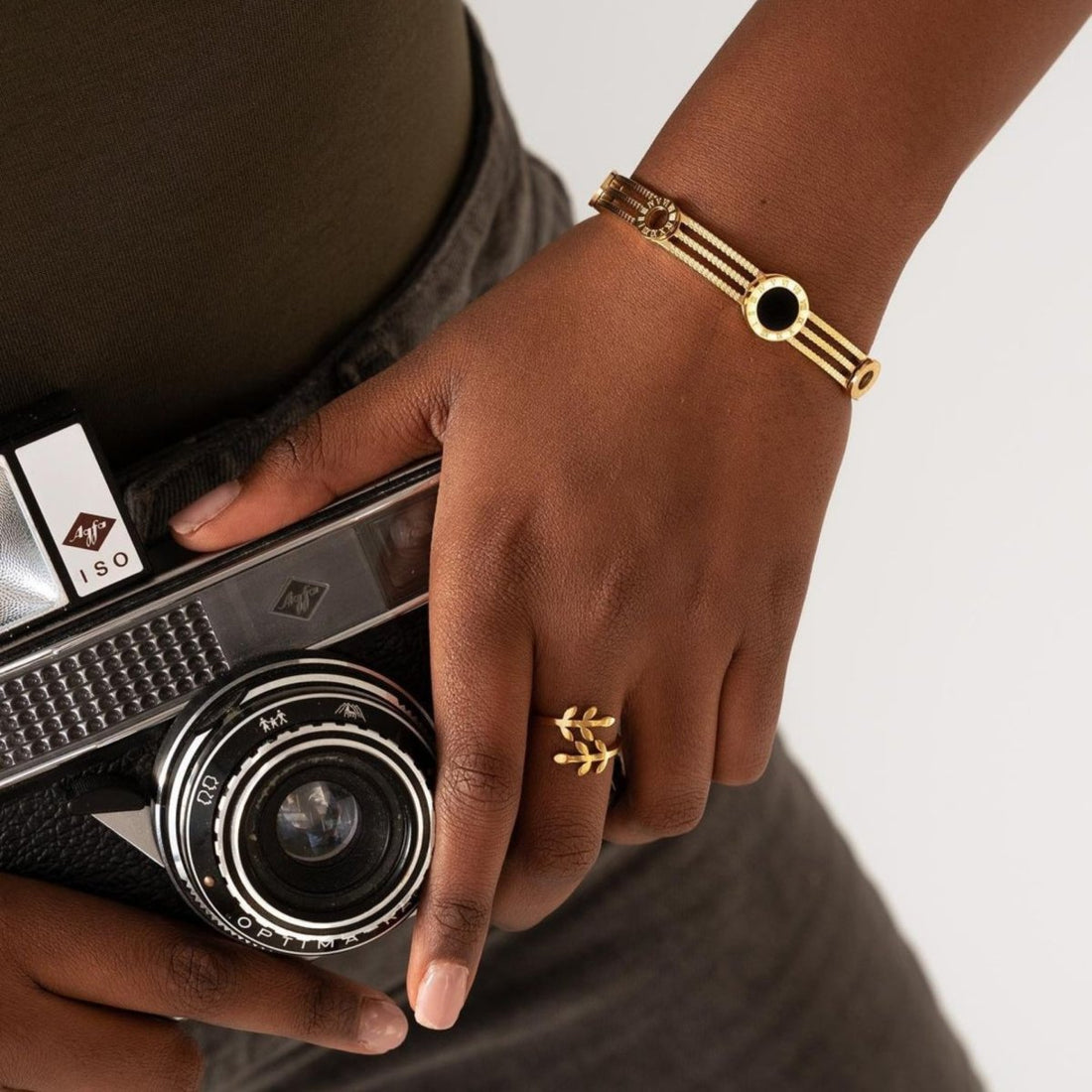 Bracelete Triplo Ônix Noir Banhado em Ouro 18K