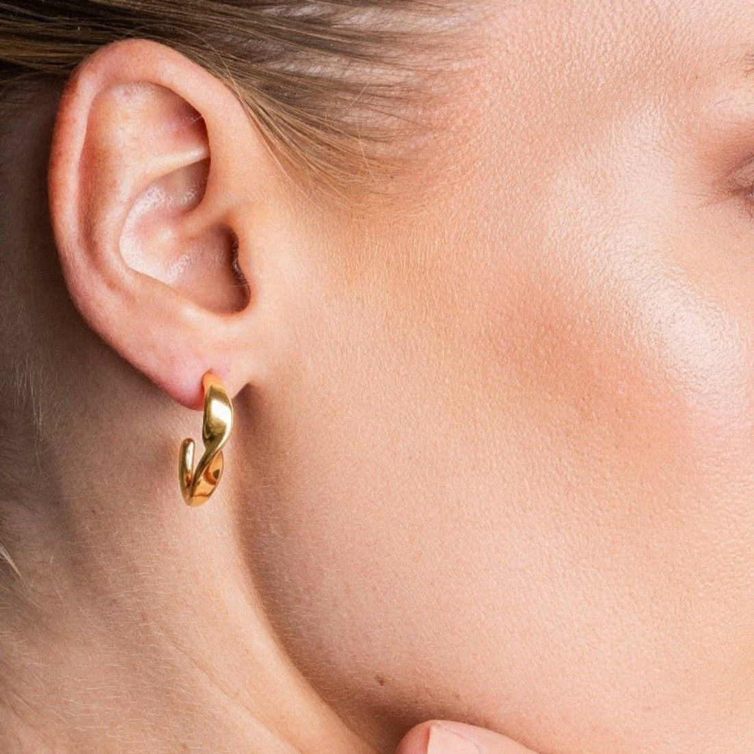 Brinco Argola Nay Banhado em Ouro 18K