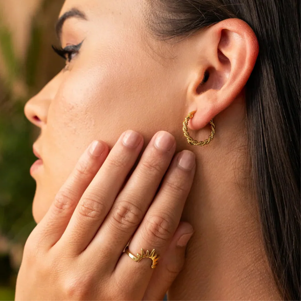 Brinco Argola Twist Banhado em Ouro 18K