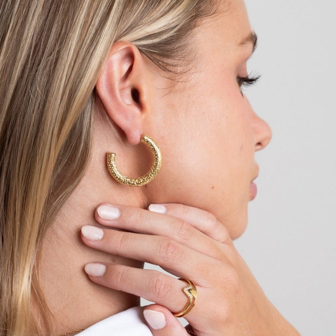 Brinco Argola Amélia Banhado em Ouro 18K