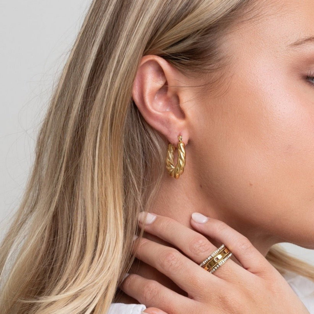 Brinco Argola Norvia Banhado em Ouro 18K