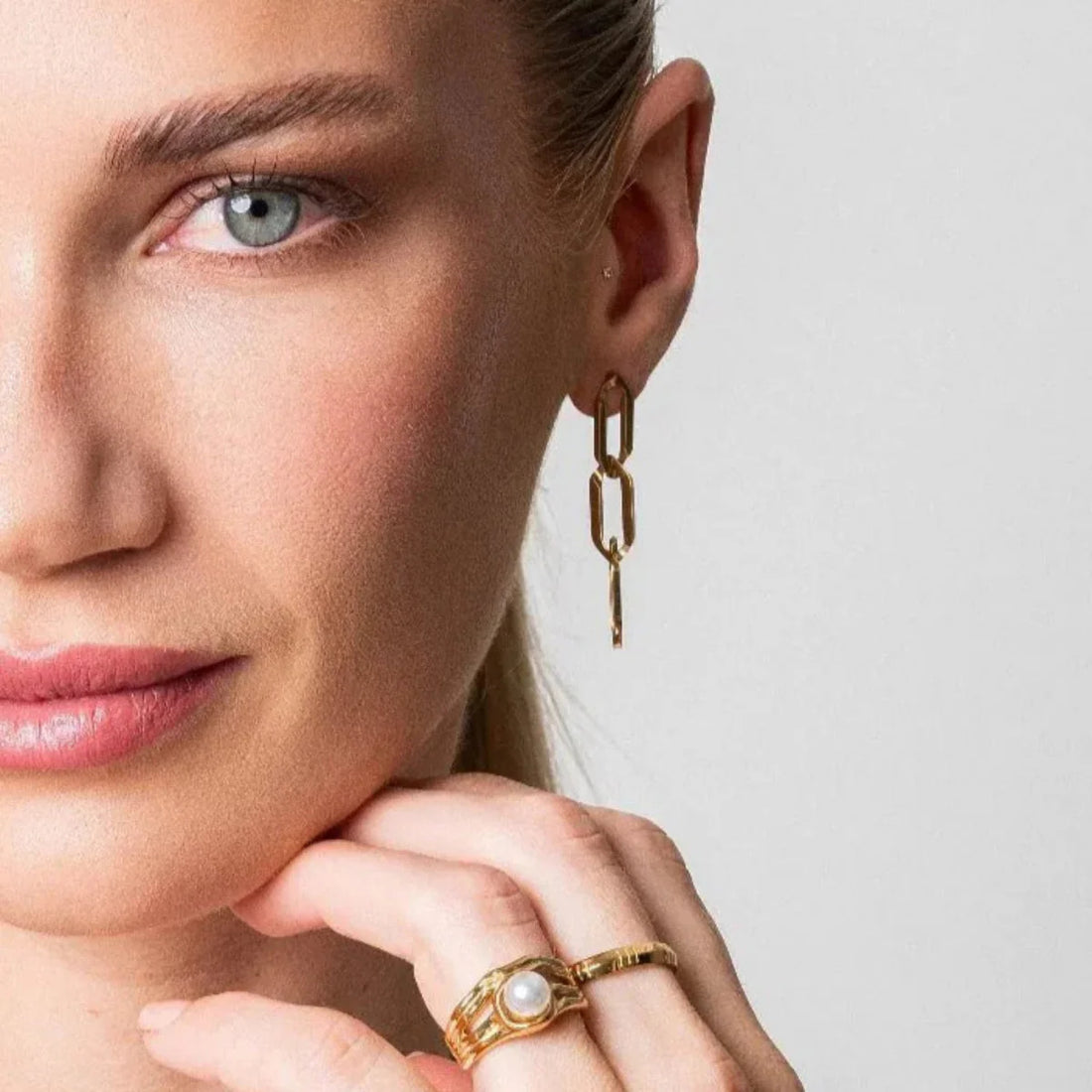 Brinco Pendente Elos Darlene Banhado em Ouro 18K