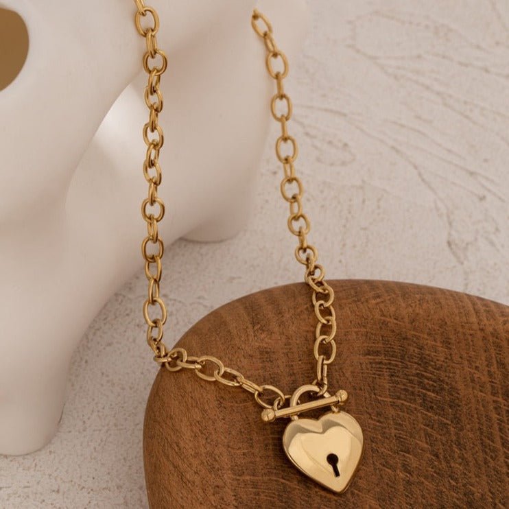 Colar Coração Amora Banhado em Ouro 18K