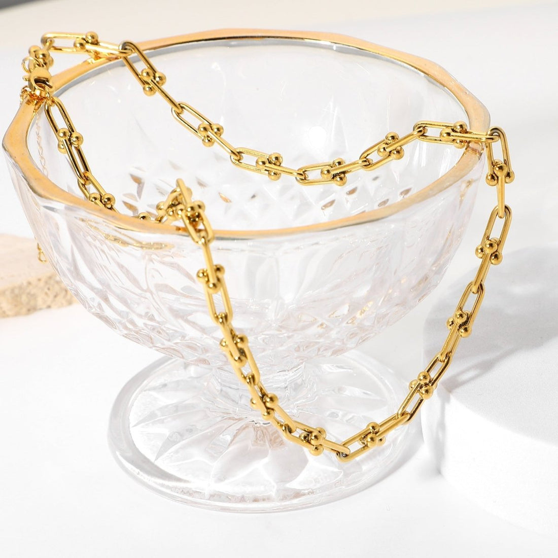 Colar Elos Entrelaçados Isadora Banhado em Ouro 18K