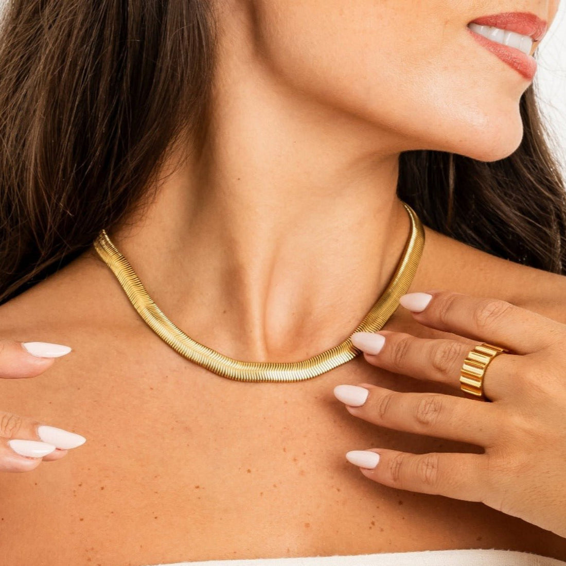 Choker Malha Nayra Banhado em Ouro 18K
