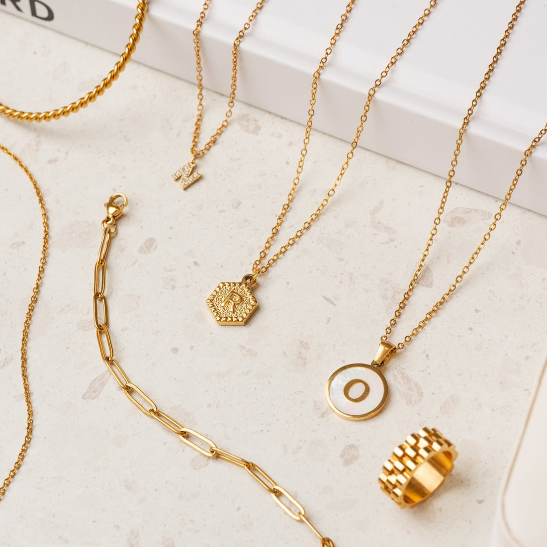Colar Letra Inicial Adri Banhado em Ouro 18K