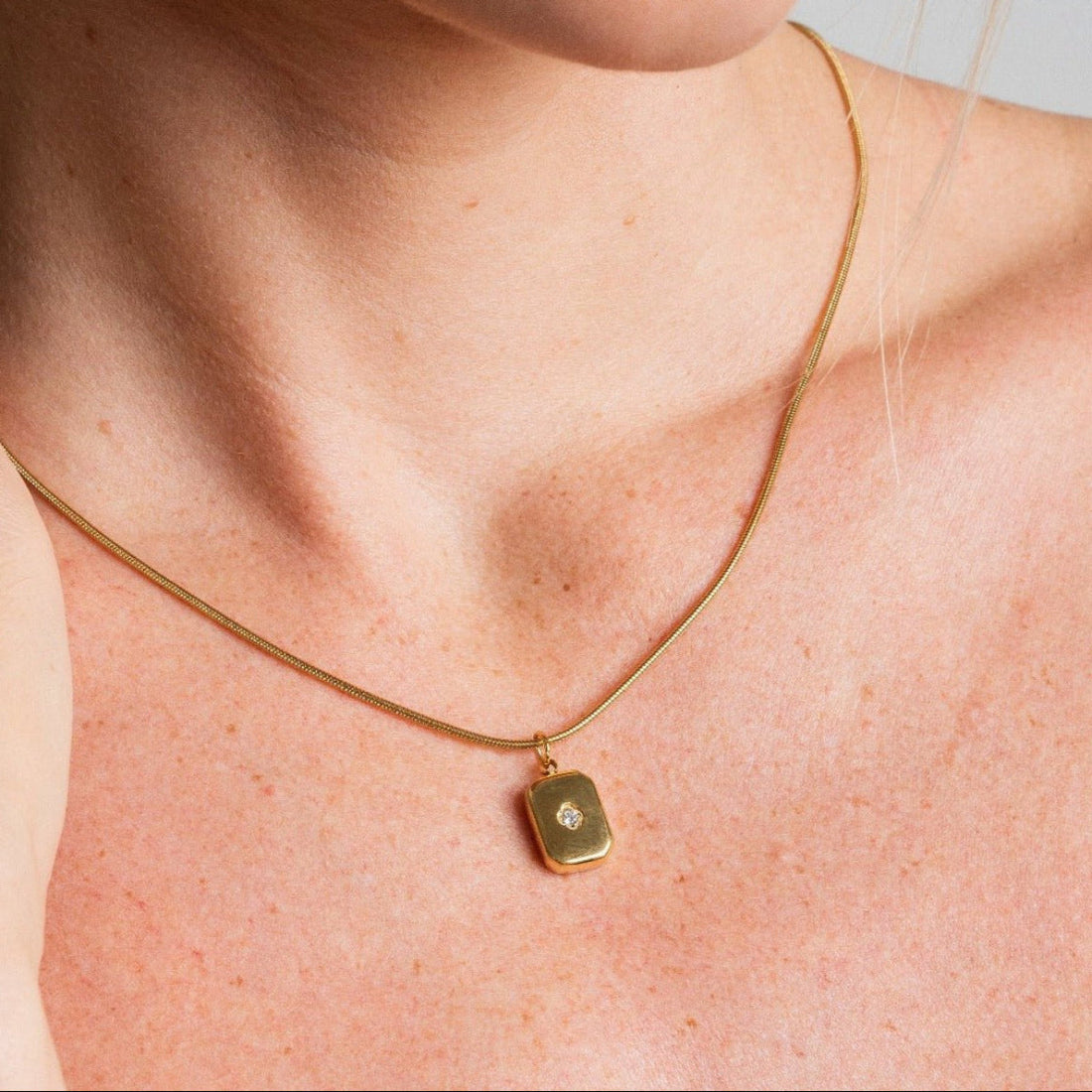 Colar Elyra Banhado em Ouro 18K