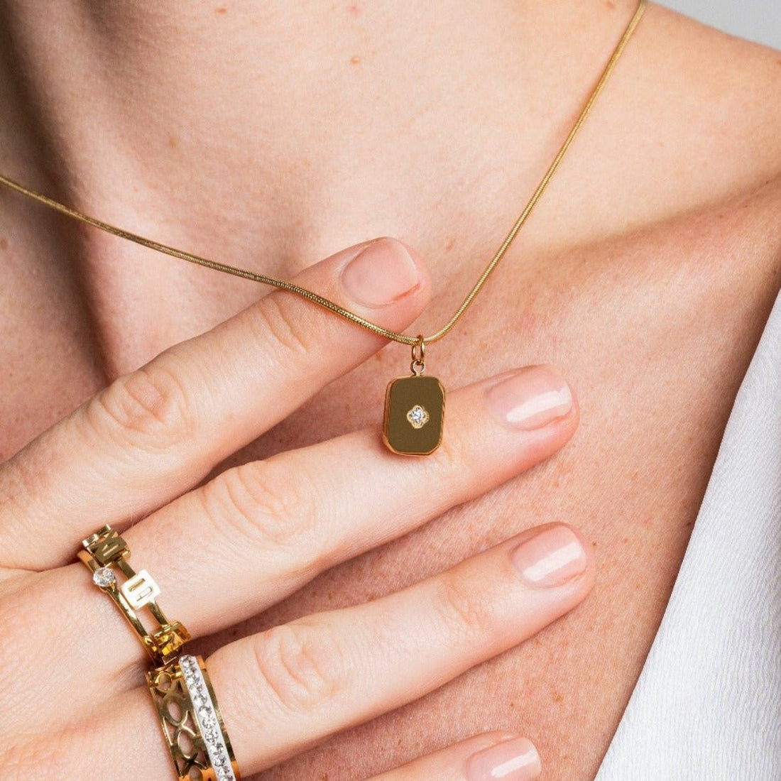 Colar Elyra Banhado em Ouro 18K