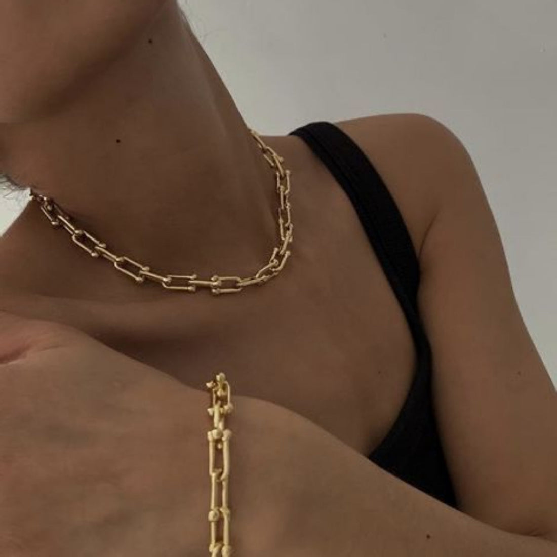 Pulseira Elos Entrelaçados Isadora Banhado em Ouro 18K