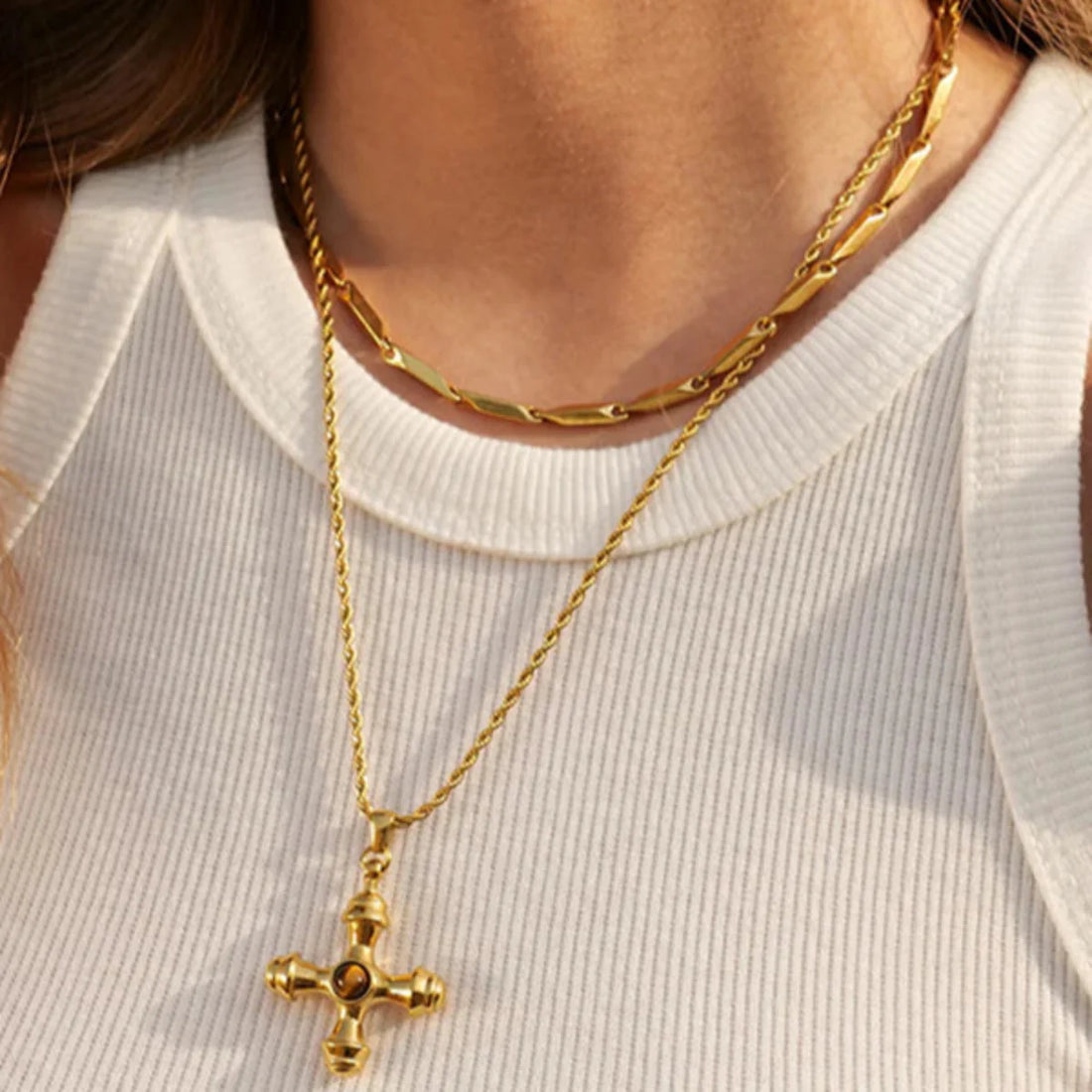 Colar Cruz Sahara Banhado em Ouro 18K