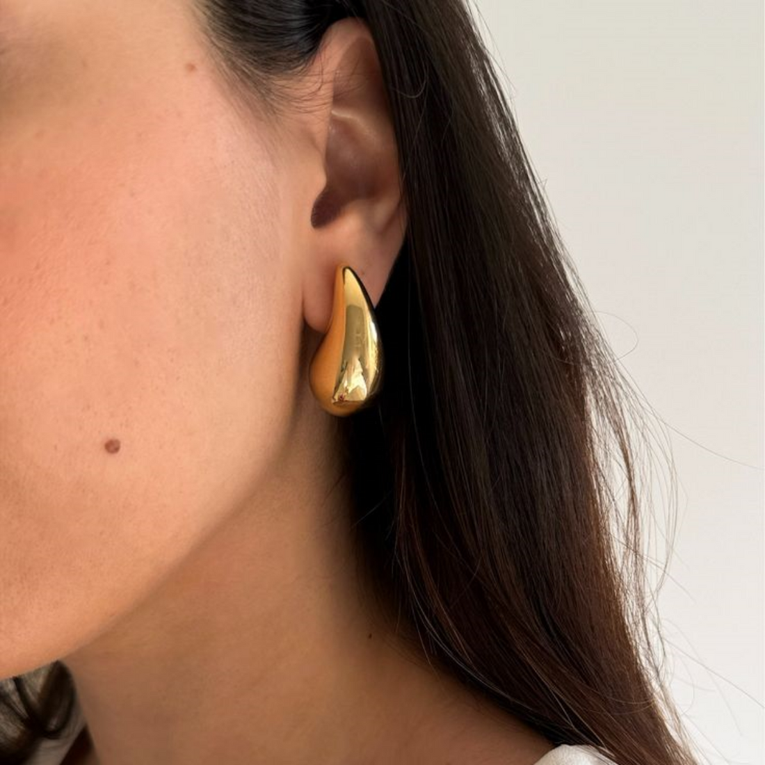 Brinco Gota Mirelle Banhado em Ouro 18K
