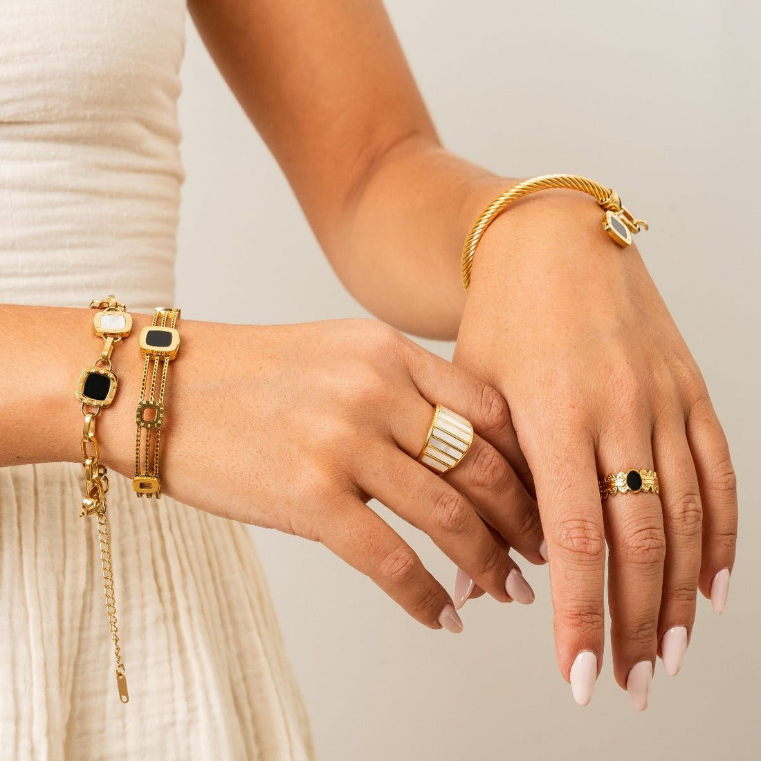 Pulseira Ônix Intense Banhado em Ouro 18k