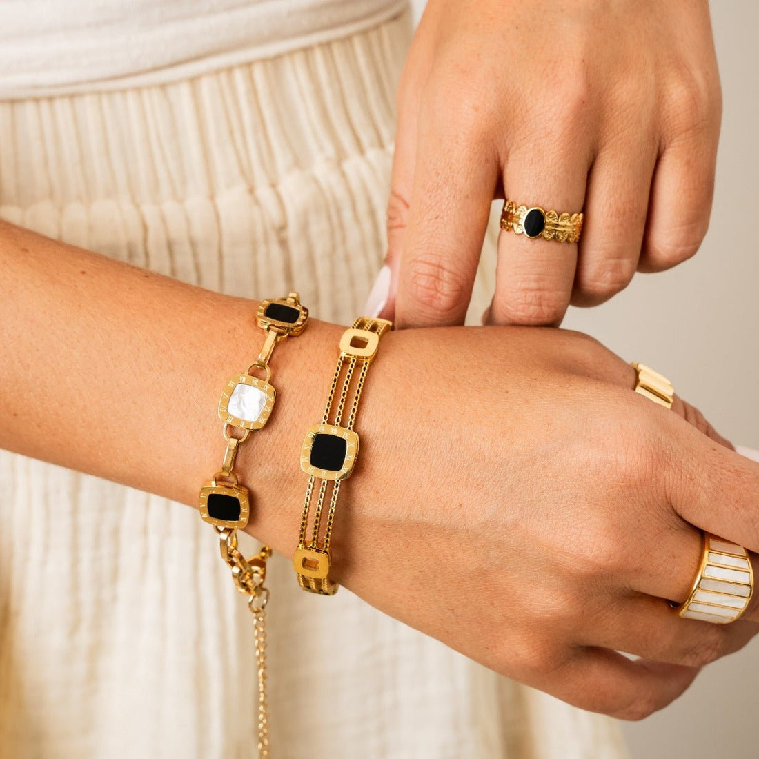 Pulseira Ônix Intense Banhado em Ouro 18k