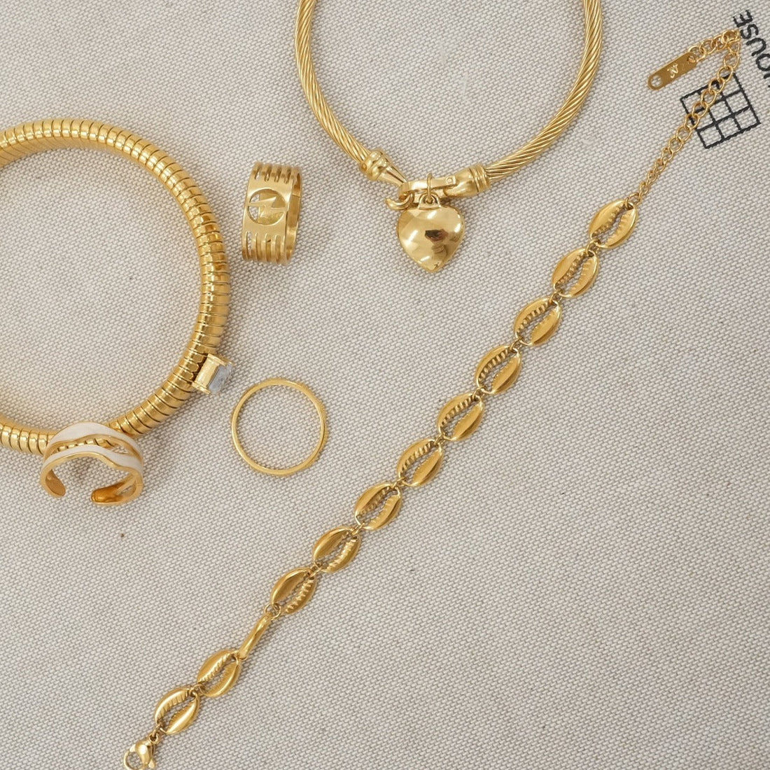 Pulseira Concha Moana Banhada em Ouro 18k